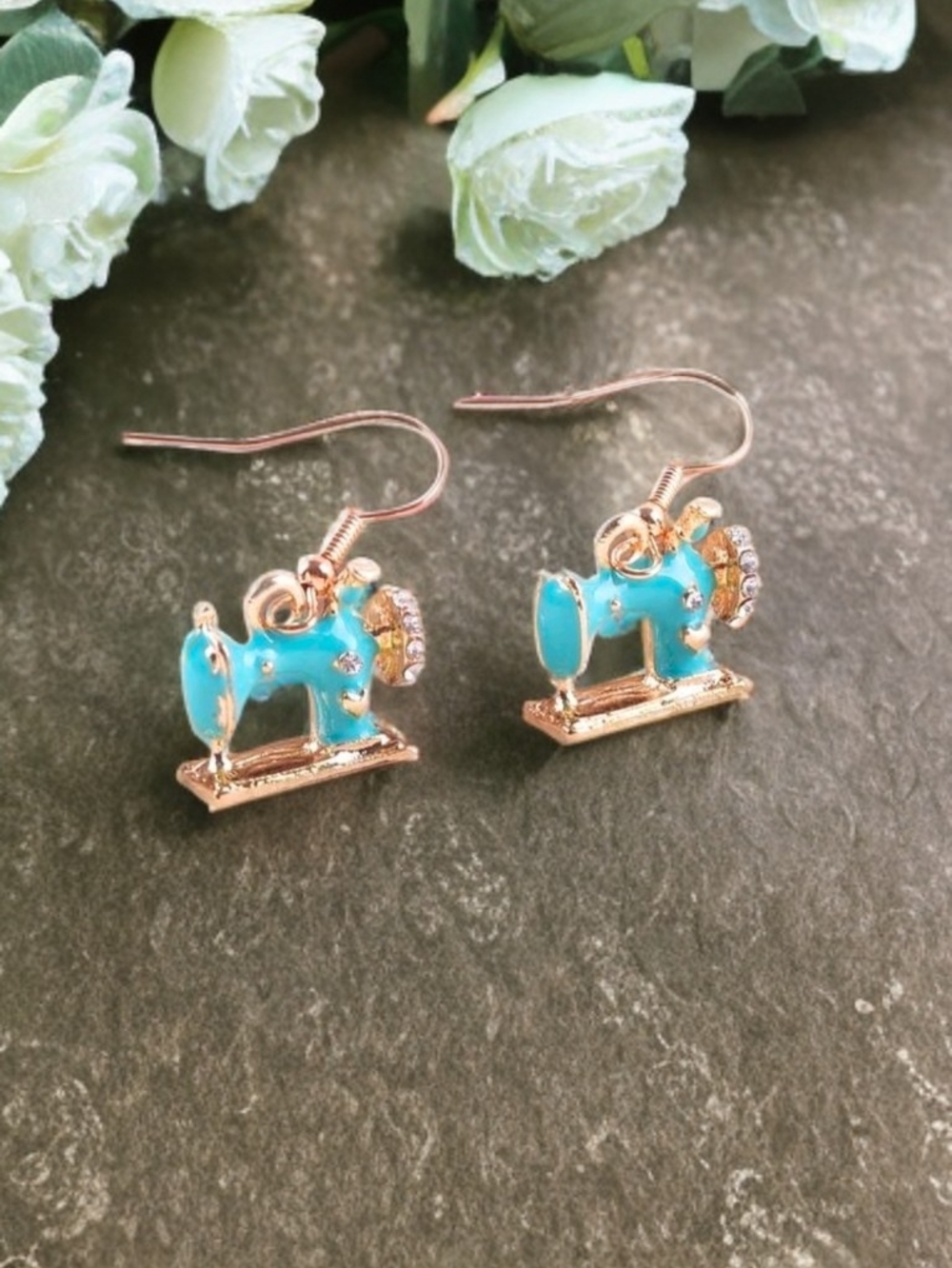 BETSEY JOHNSON RETRO MOD MINI SEWING MACHINE EARRINGS - Picture 2 of 4